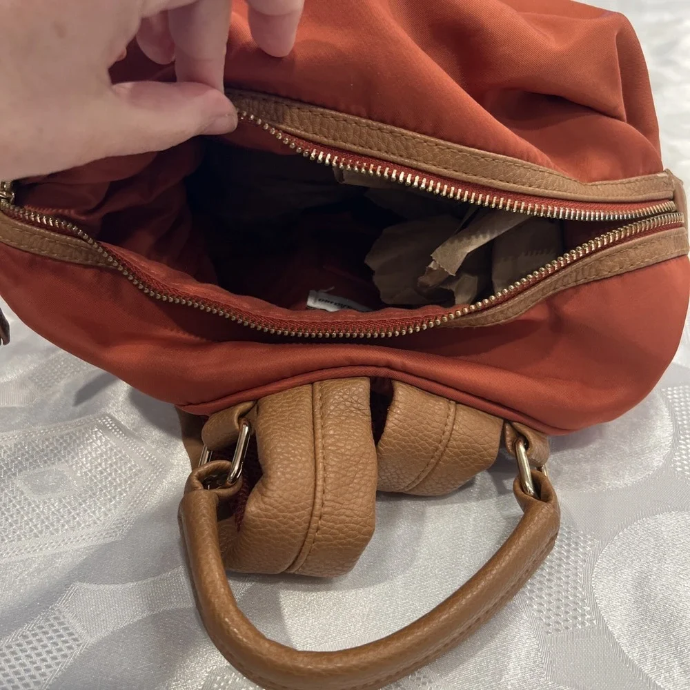 Tommy Bahama Brick Color Backpack Brown Leather Trim Water Bottle‎ Pockets Zip